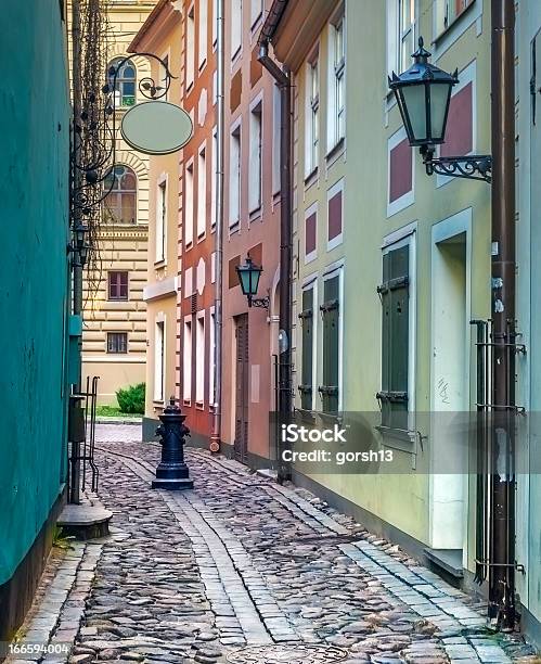 Estreita Rua Medieval - Fotografias de stock e mais imagens de Antigo - Antigo, Arcaico, Arquitetura