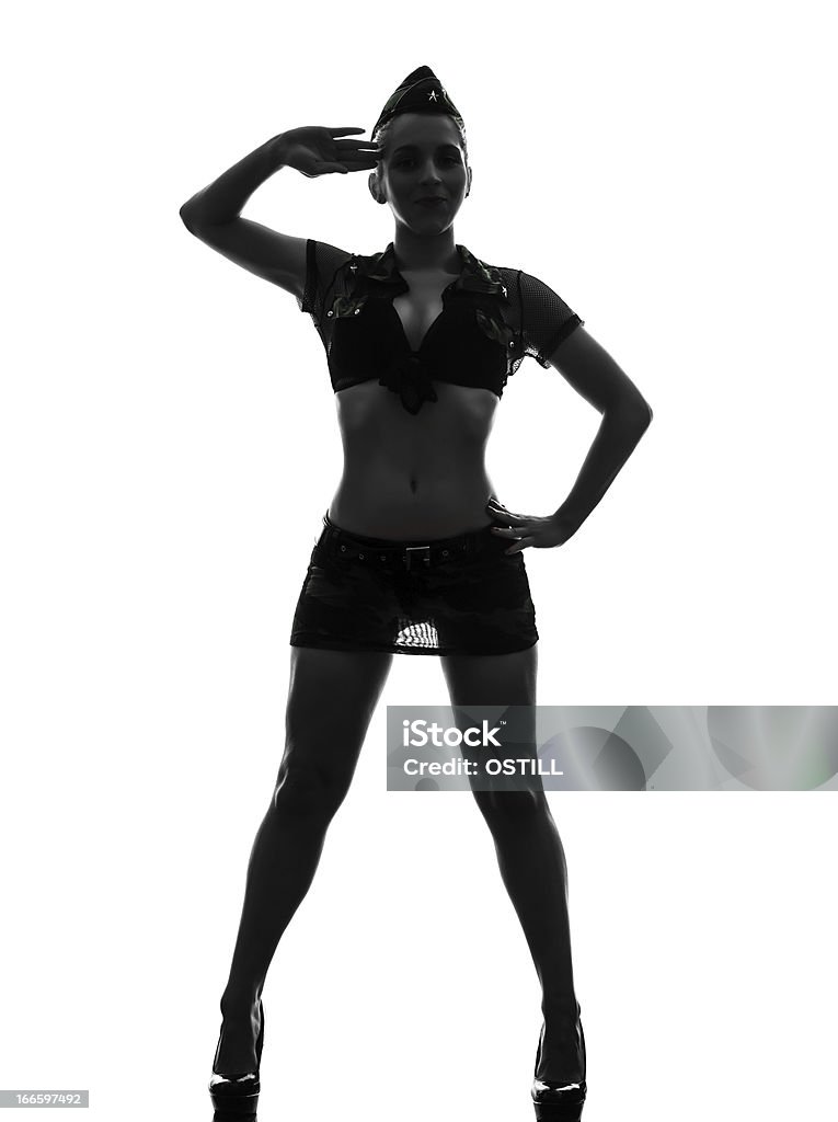 Сексуальная женщина в армии форма Отдать честь силуэт - Стоковые фото Вооружённые силы роялти-фри