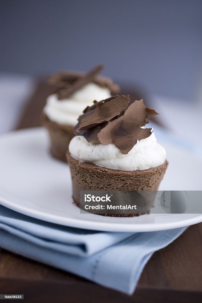 Torta di ricotta al cioccolato per due persone - Foto stock royalty-free di Blu chiaro