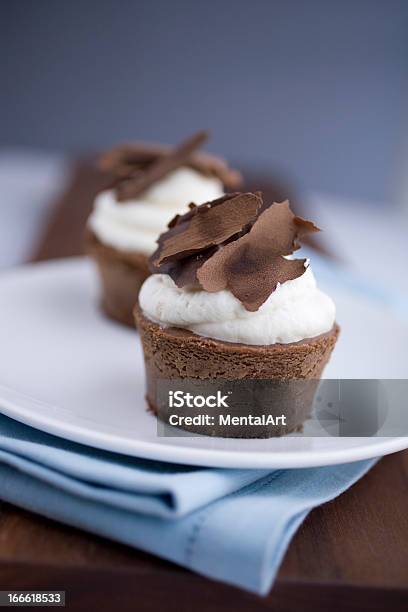 Torta Di Ricotta Al Cioccolato Per Due Persone - Fotografie stock e altre immagini di Blu chiaro - Blu chiaro, Cibi e bevande, Cioccolato