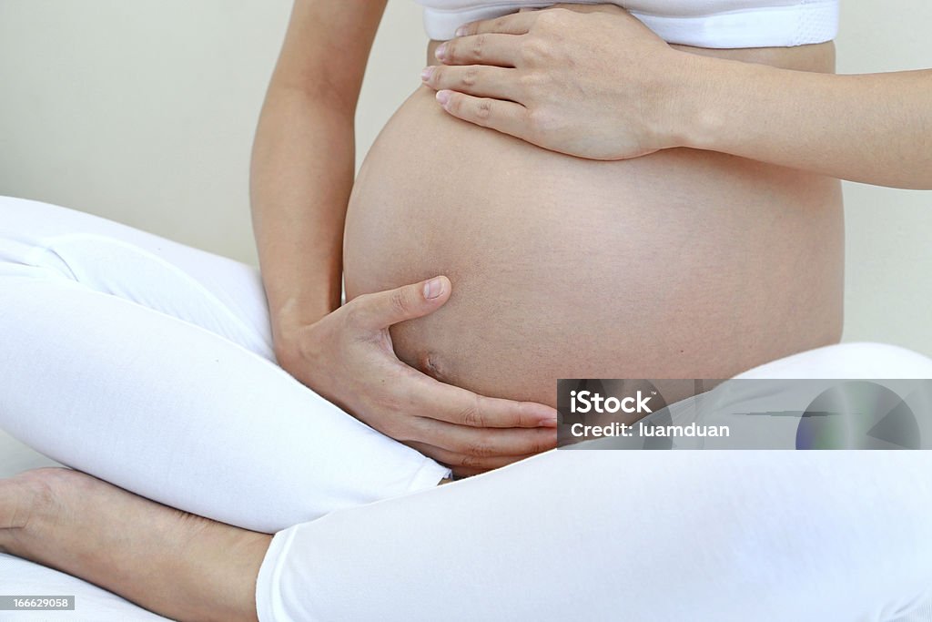 妊娠女性 - 1人のロイヤリティフリーストックフォト