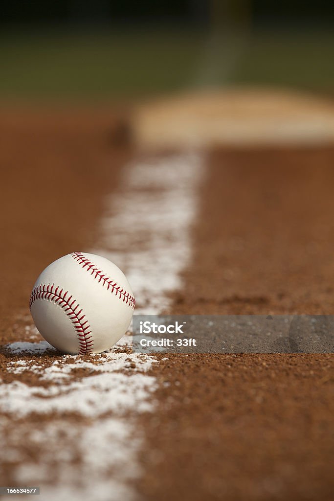 Beisebol em campo de Linha de Giz - Foto de stock de Beisebol royalty-free