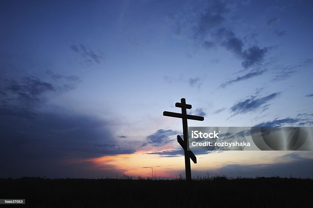 Kreuz silhouette mit den Sonnenuntergang - Lizenzfrei Abenddämmerung Stock-Foto