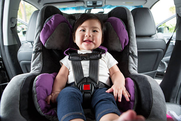 baby in car seat - 嬰兒安全座椅 圖片 個照片及圖片檔