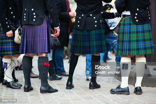 Männer In Traditionellen Kilts Stockfoto und mehr Bilder von Schottenrock - Schottenrock, Männer, Rock