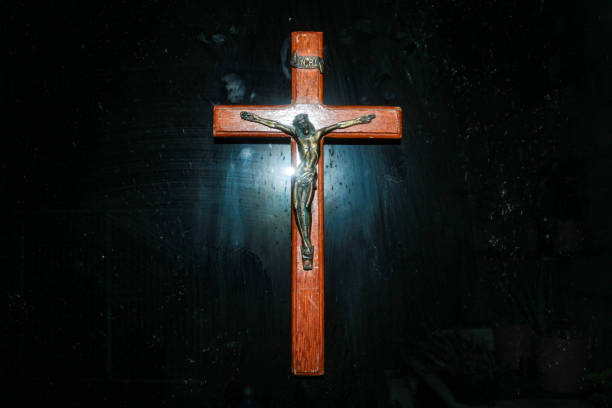 istock A wooden and bronze crucifix 1666724651