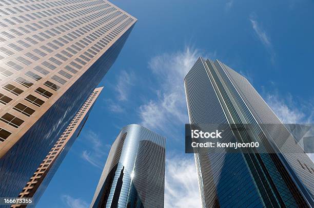 Futurista Distrito Financeiro - Fotografias de stock e mais imagens de Alto - Altura Humana - Alto - Altura Humana, Alto - Descrição Física, Arquitetura