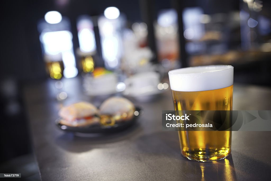 Cerveja - Royalty-free Bar - Local de entretenimento Foto de stock