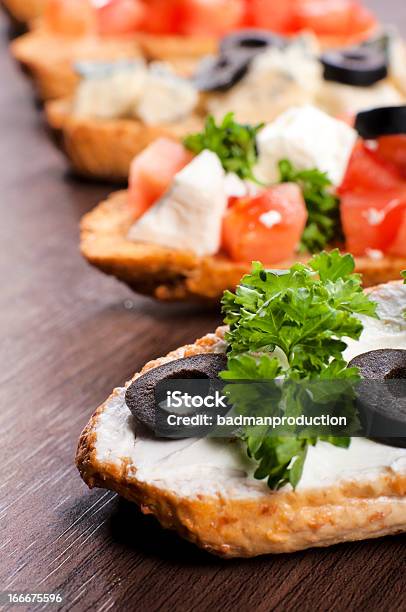 Mini Sandwich - Fotografie stock e altre immagini di Bruschetta - Bruschetta, Cibo, Composizione verticale