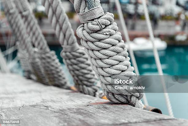 Seile Auf Einem Großsegler Stockfoto und mehr Bilder von Fotografie - Fotografie, Holz, Horizontal