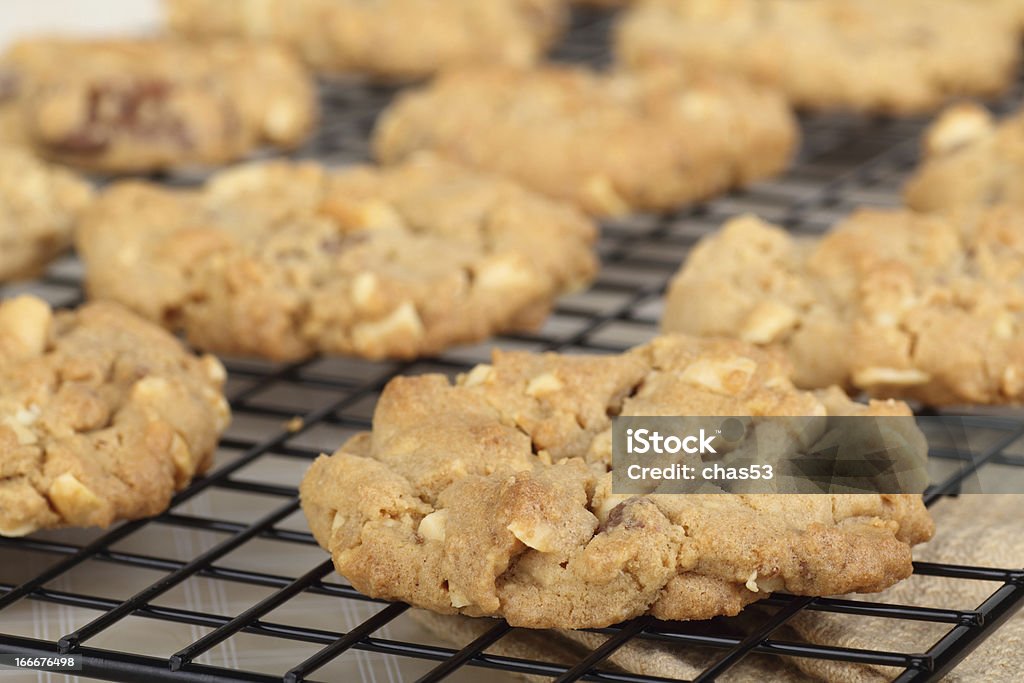 Burro di arachidi cookie di raffreddamento - Foto stock royalty-free di Biscotto al burro di noccioline