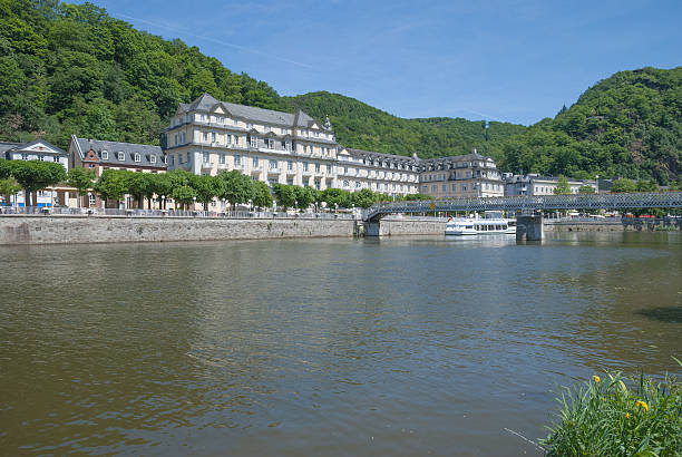 bad ems lahn fluss, deutschland - hunsrück stock-fotos und bilder