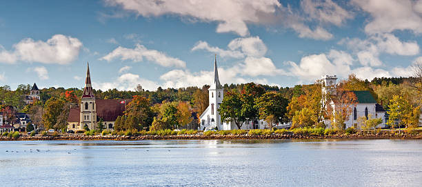 três igrejas panorama - mahone bay imagens e fotografias de stock