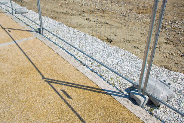 istock Protective prefabbricated iron railing to delimit a construction site areas 1666955566