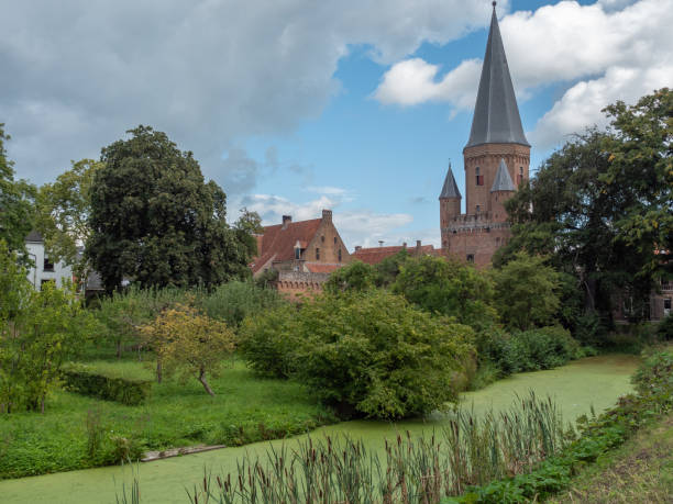 la ciudad holandesa de Zutphen en el río Ijssel - foto de stock