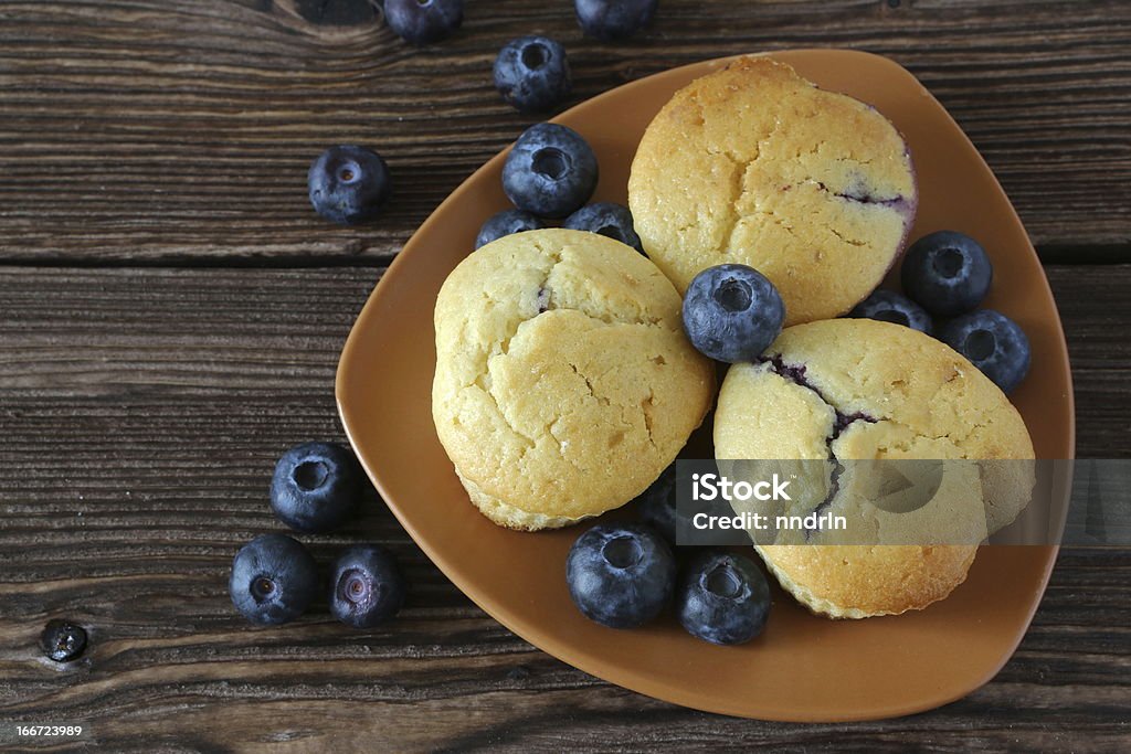 muffin ai mirtilli - Foto stock royalty-free di Cibi e bevande