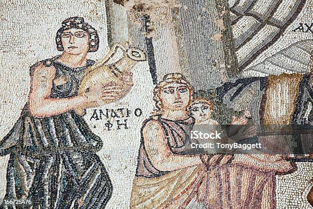 Primer Baño De Archilles Roman Mosaic De Chipre De Pafos Foto de stock y más banco de imágenes de Mosaico