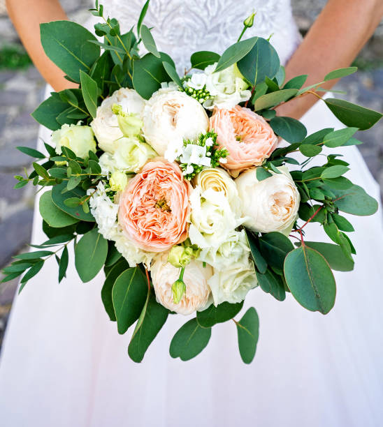 istock Wedding bouquet of flowers 1667552655