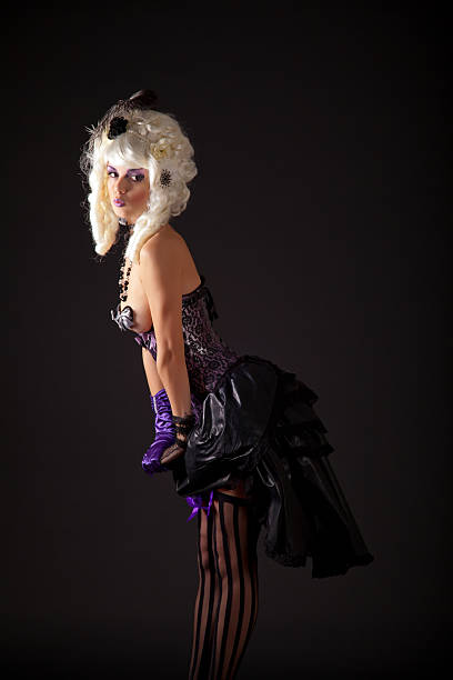 atrakcyjna kobieta w stroju burleska - corset gothic style fetish wear women zdjęcia i obrazy z banku zdjęć