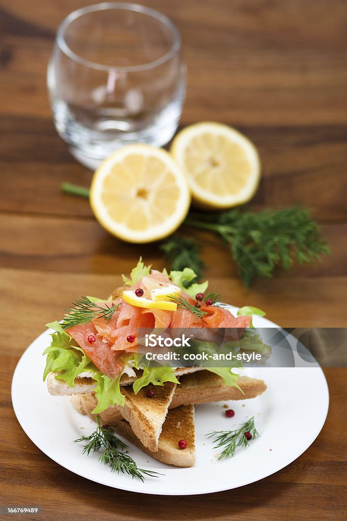 sandwich au saumon fumé - Photo de Aliment libre de droits