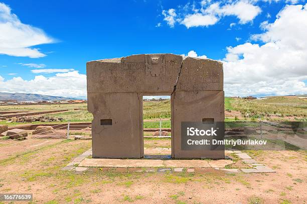 Foto de Porta Do Sol Tiwanaku Ruínas Bolívia e mais fotos de stock de América do Sul - América do Sul, Antigo, Arcaico