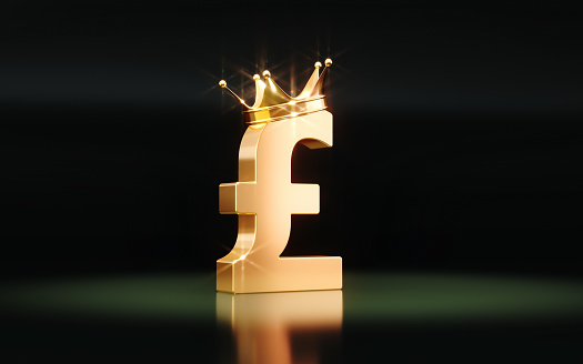 3d render Sitting King Crown Pound Sign on Green Background (Depth of field)