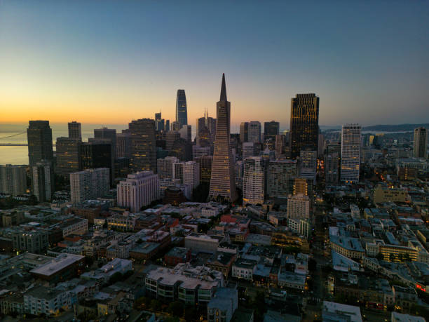 istock Sunrise San Francisco Skyline 1668023567