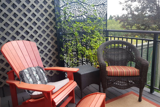 istock Privacy With Vines On The Outside Deck 1668474422