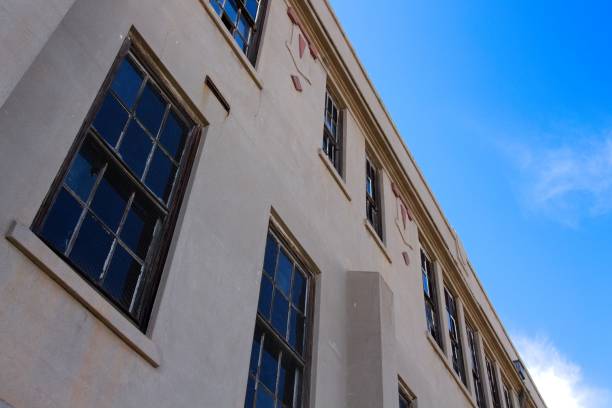 istock Abandoned school building in Globe, Arizona. 1668620302