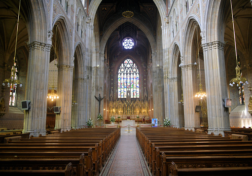 Armagh, Northern Ireland, Ulster: nave and altar of St Patrick's Roman Catholic Cathedral, seat of the Catholic Archbishop of Armagh, Primate of All Ireland. Completed in 1904, architects William Hague Jr and George Coppinger Ashlin. Perpendicular Gothic revival style.