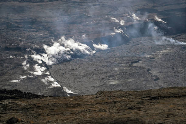 istock Volcanoes National Park 1669019703