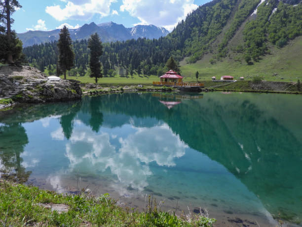 istock Domail Valley's Majestic Serenity 1669192919