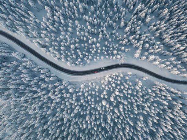 istock Mountain Road In Winter 1669602740