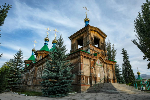 karakol v kyrgyzstánu - kyrgyzstán - stock snímky, obrázky a fotky