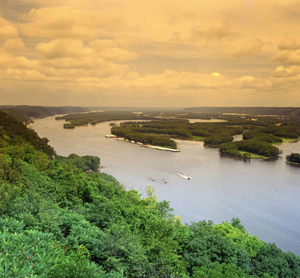 istock The upper Mississippi River, USA 1669862866