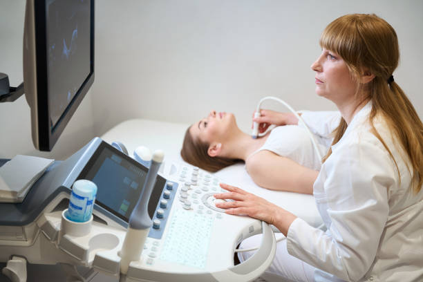 istock Blonde uses modern ultrasound device in her work 1669934815