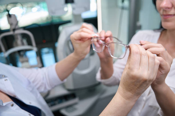 Dispensing Spectacles 80+ Orthoptics Photos Stock Photos, Pictures & Royalty-Free Images - iStock