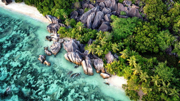 istock Stunning beach in Seychelles 1670002685
