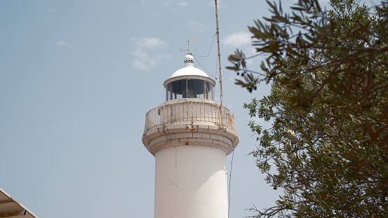 The lighthouse was built in 1912 and 1913 as a cross mark light in front of a sandbank at the entrance to Lister Tief to have an addition to the main light (Kampen).