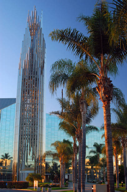 crystal cathedral, heute christ church - fernsehprediger stock-fotos und bilder