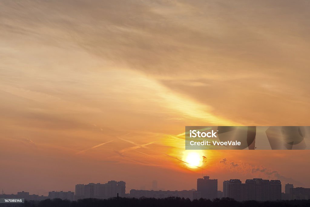 Городской рано утром рассвет - Стоковые фото Без людей роялти-фри