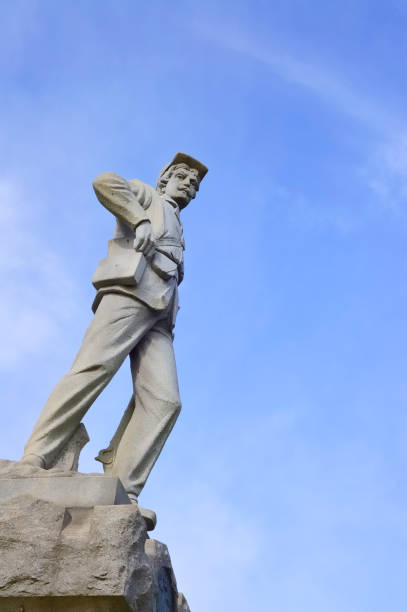 istock Civil War Union Soldier Memorial 167129384