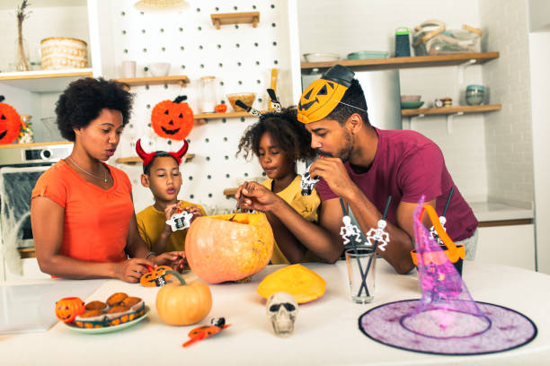istock Family has fun in Halloween time 1671490745
