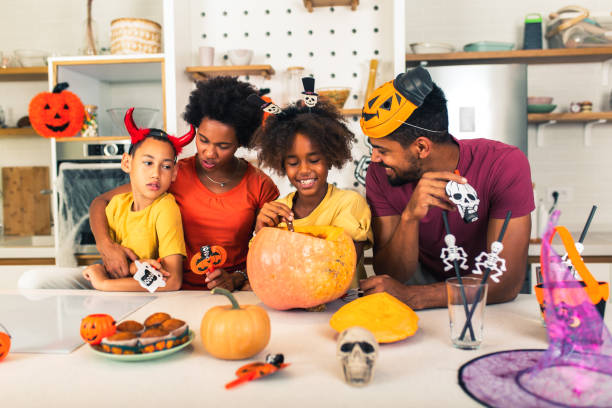 istock Family has fun in Halloween time 1671492822