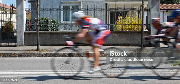 Ciclista Raza Imagen De Color Foto de stock y más banco de imágenes de Bicicleta de carreras - Bicicleta de carreras, Competición por equipos, Equipo deportivo