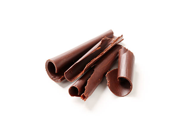 czekolada curls na białym tle - chocolate chocolate shaving ingredient food zdjęcia i obrazy z banku zdjęć