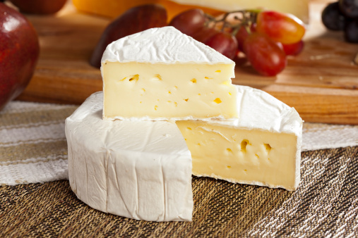 Queso Brie orgánicos frescos blanco photo