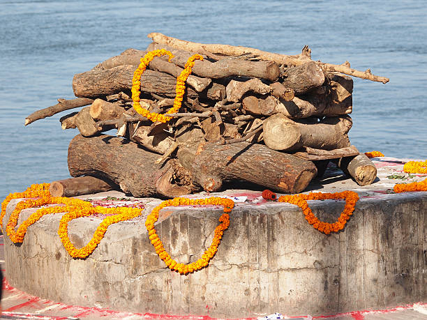 sandalwood sandalwood and flowers for cremate ceramony on ganges in Varanasi hinduism stock pictures, royalty-free photos & images