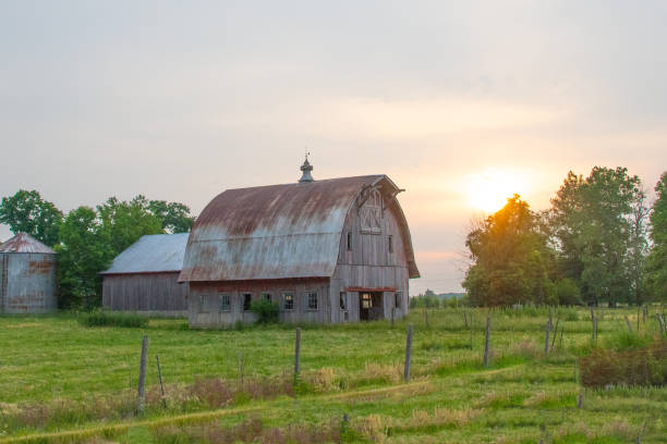 istock Old Weathered Barn at Sunrise- Howard County, Indiana 1671786285