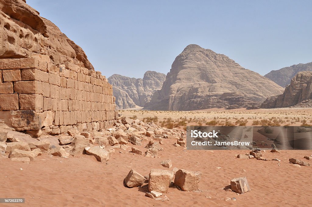 Wadi Rum Ruins-Jordania - Zbiór zdjęć royalty-free (Arabia)